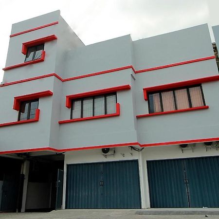 Super Oyo 1678 Jati Exclusive Homestay Bengkulu Exteriör bild